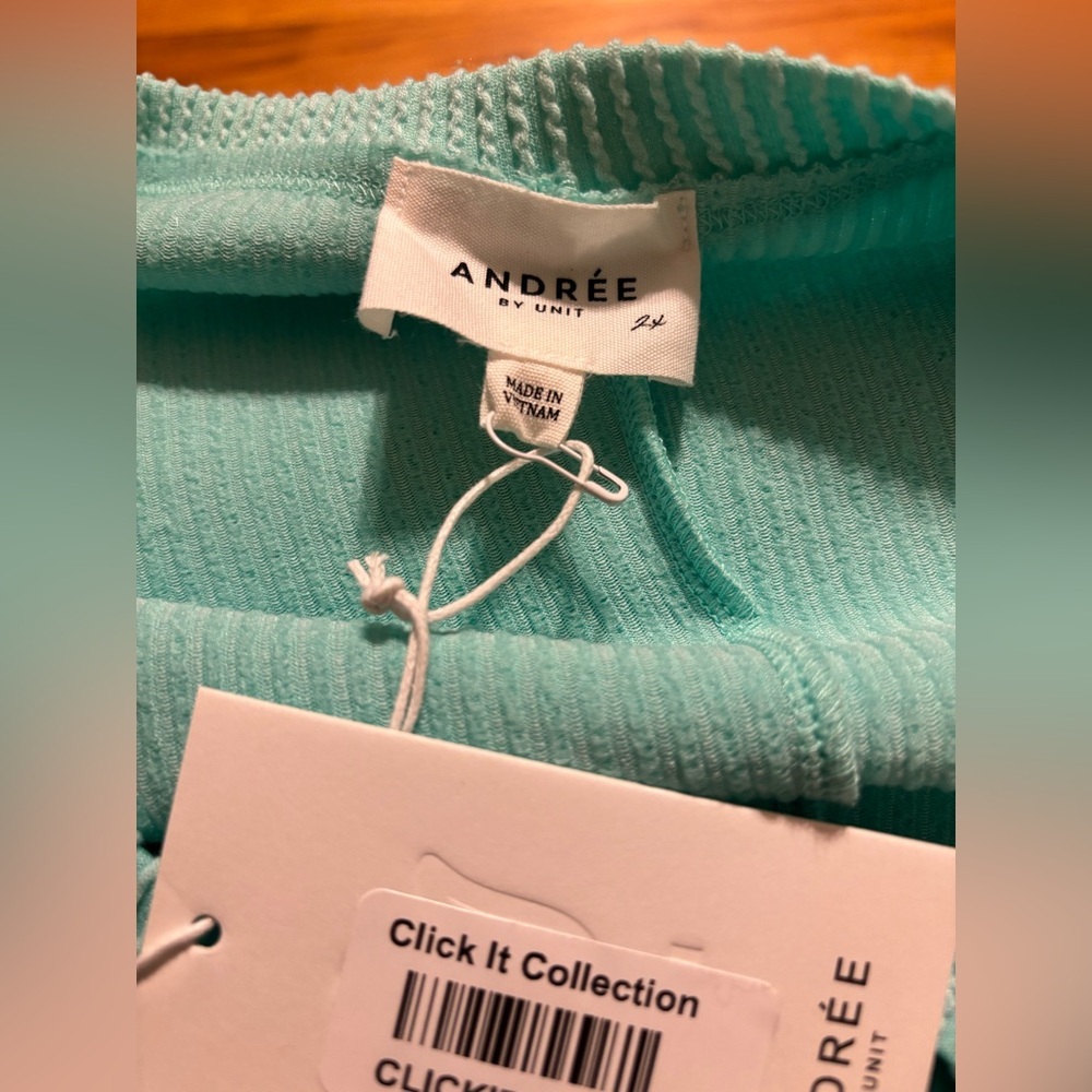 Andrée Ribbed Tank Top in Mint Turquoise - Picture 2 of 9